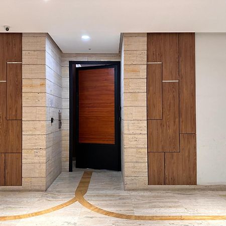 Spacious 2-Bedroom Apartment Near Center Tirana Bagian luar foto