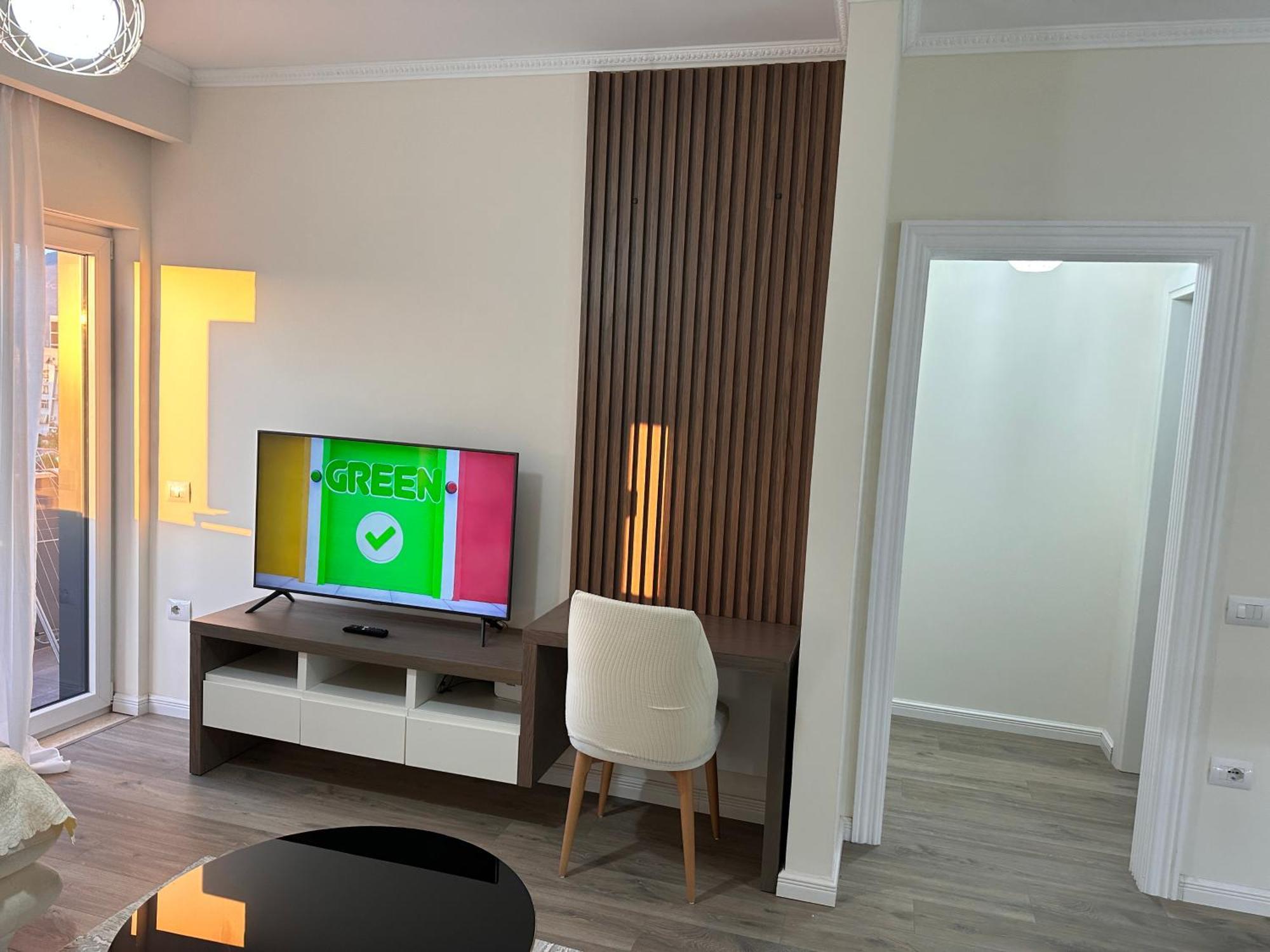 Spacious 2-Bedroom Apartment Near Center Tirana Bagian luar foto