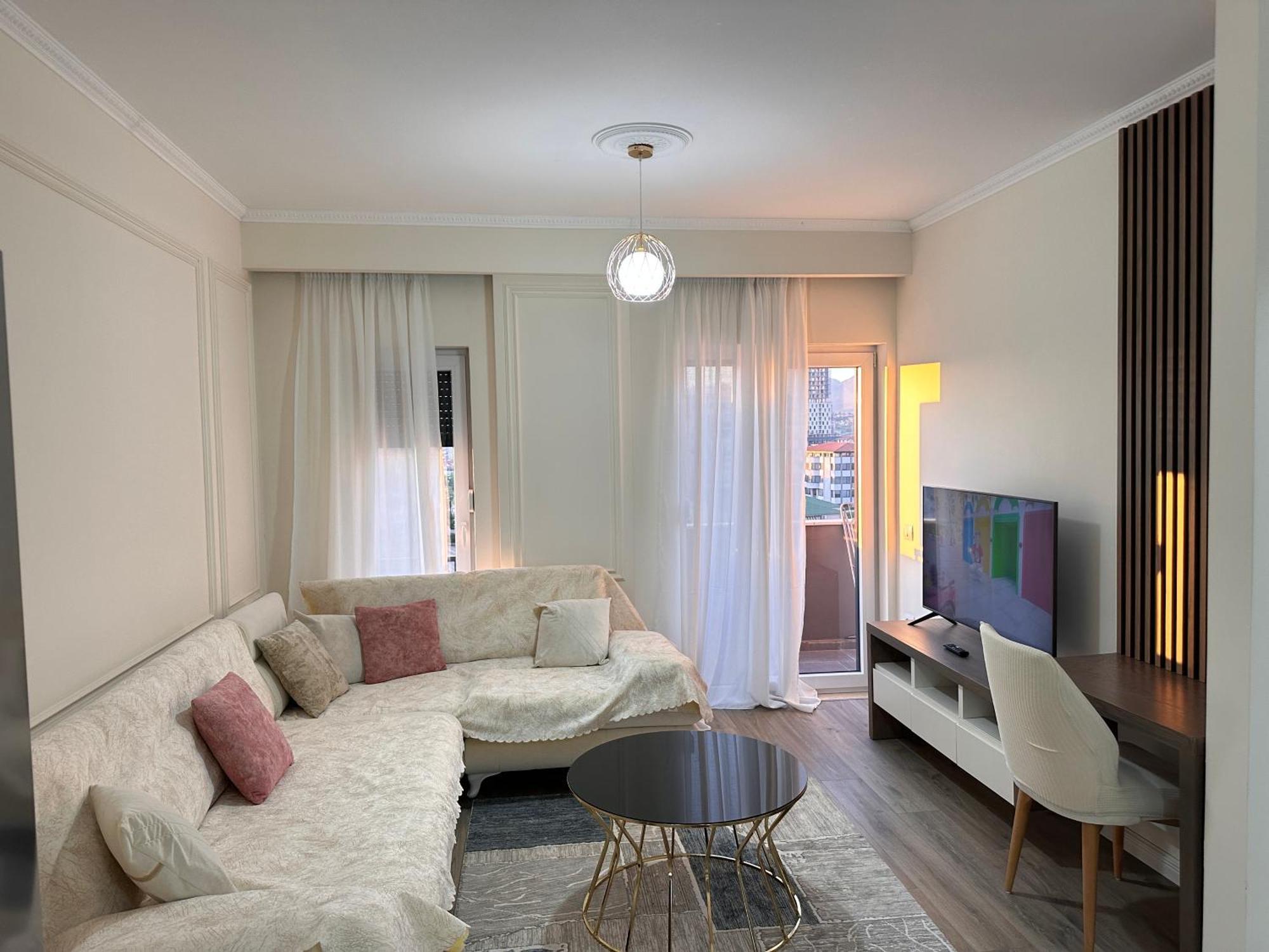 Spacious 2-Bedroom Apartment Near Center Tirana Bagian luar foto